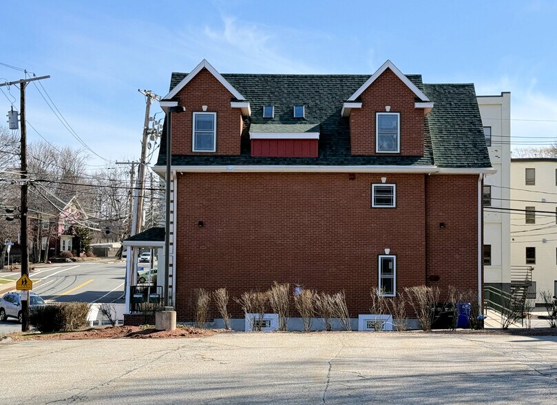 More Photos Of 44 Montvale Ave, Stoneham Office Residential For Sale