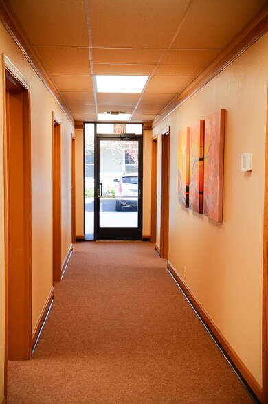 More Photos Of 1510 Poole Blvd, Yuba City Office For Lease