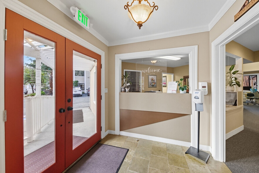 More Photos Of 1021 S El Camino Real, San Mateo Office For Sale