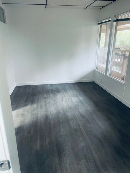 More Photos Of 7183-7189 Navajo Rd, San Diego Office For Lease
