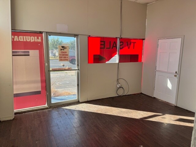 More Photos Of 8231 Burnet Rd, Austin Freestanding For Sale