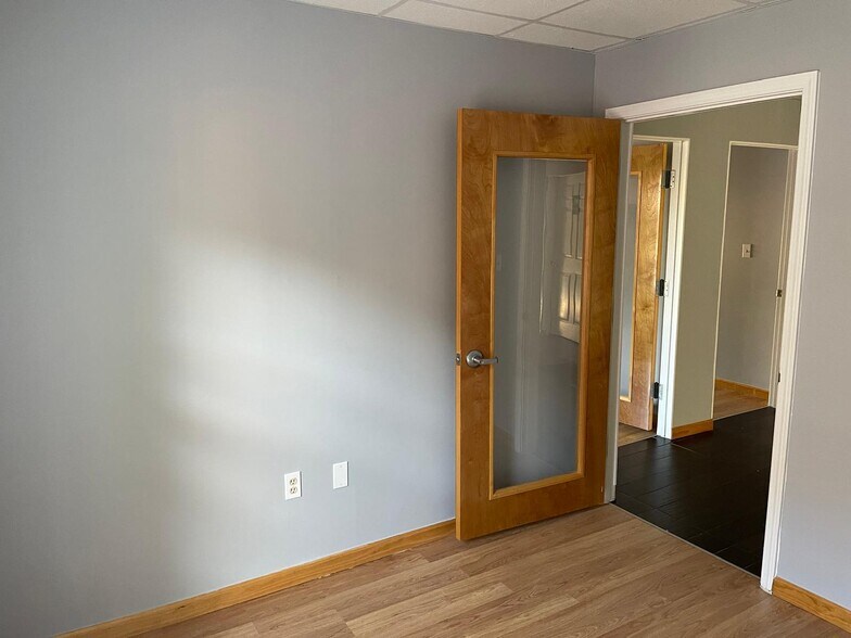 More Photos Of 2312 Peachford Rd, Atlanta Office Residential For Lease