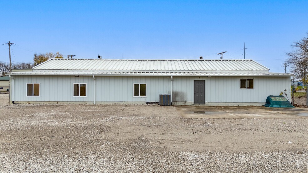 More Photos Of 22840 Canal Rd, Circleville Warehouse For Sale