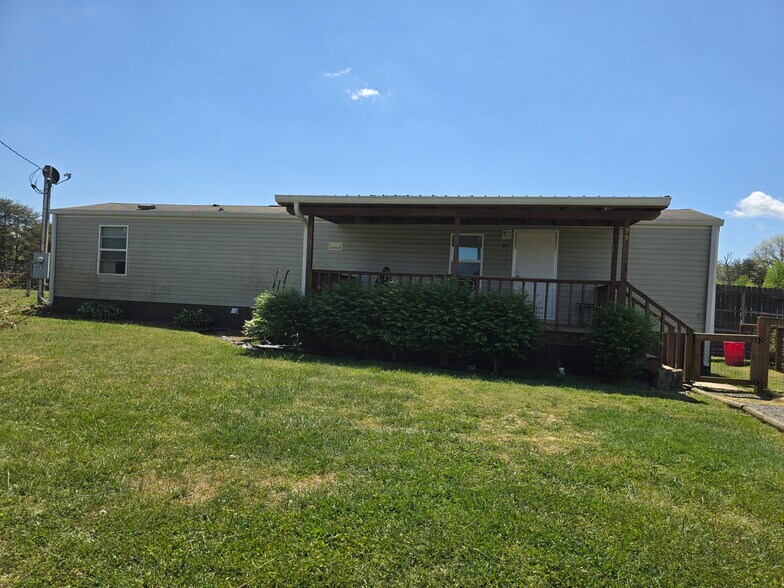 More Photos Of 13 Evergreen Cir, Dunlap Trailer Camper Park For Sale