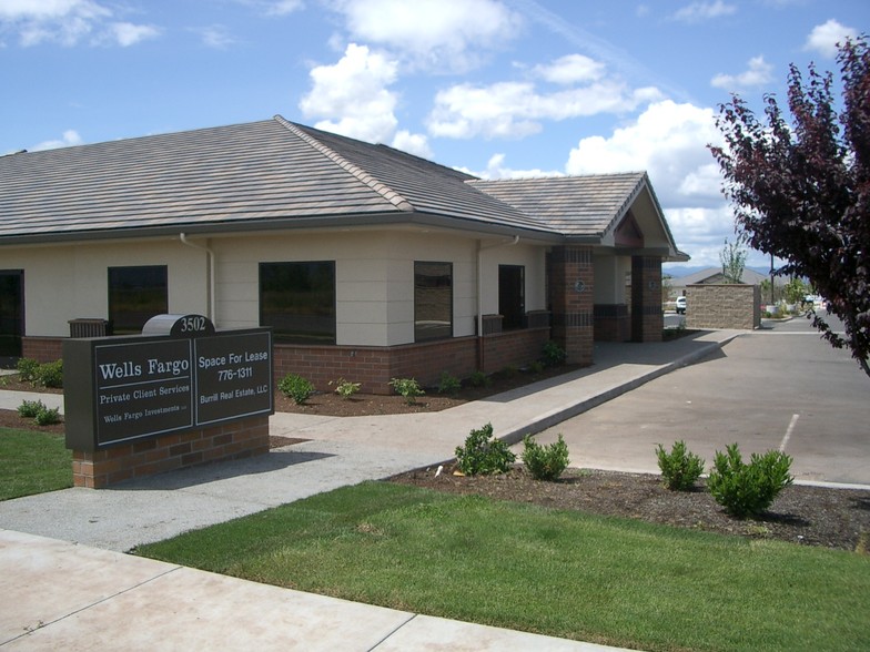 Primary Photo Of 3502 Excel Dr, Medford Medical For Lease