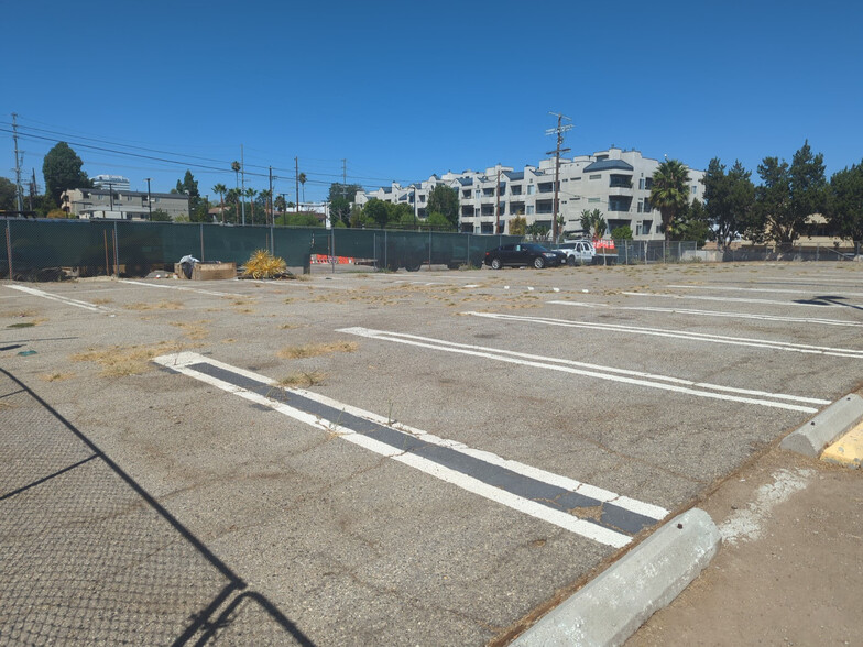 More Photos Of 14827 Ventura Blvd, Sherman Oaks Land For Lease
