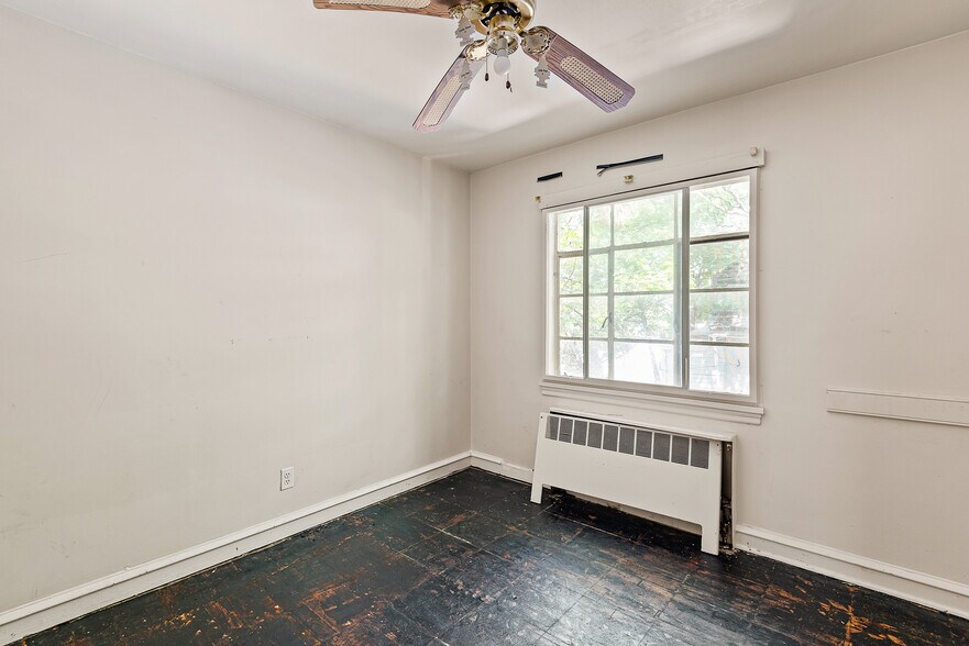 More Photos Of 9 E 44th St, Wilmington Office Residential For Sale