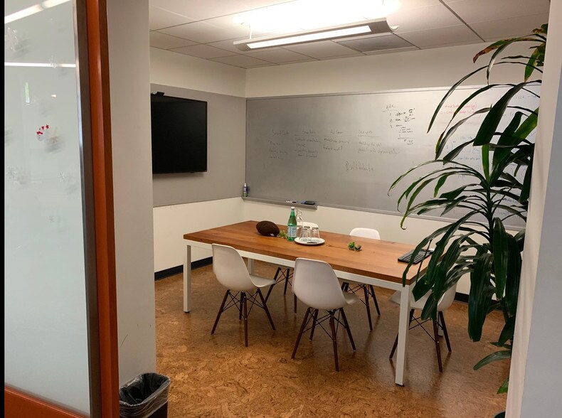 More Photos Of 3221 Hutchison Ave, Los Angeles Office For Lease