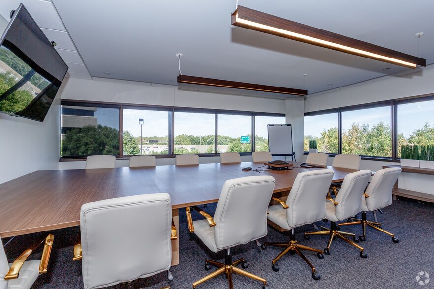 More Photos Of 10881 Lowell Ave, Overland Park Unknown For Lease