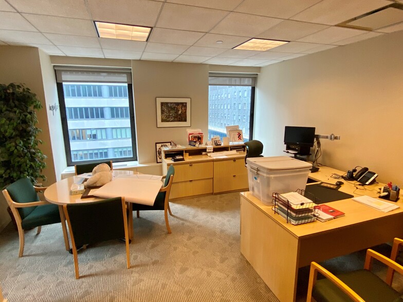 More Photos Of 633 Third Ave, New York Office For Sale
