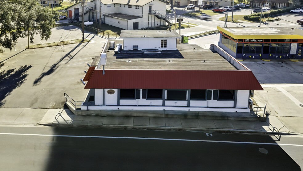 Primary Photo Of 104 S US Highway 41, Inverness Restaurant For Sale