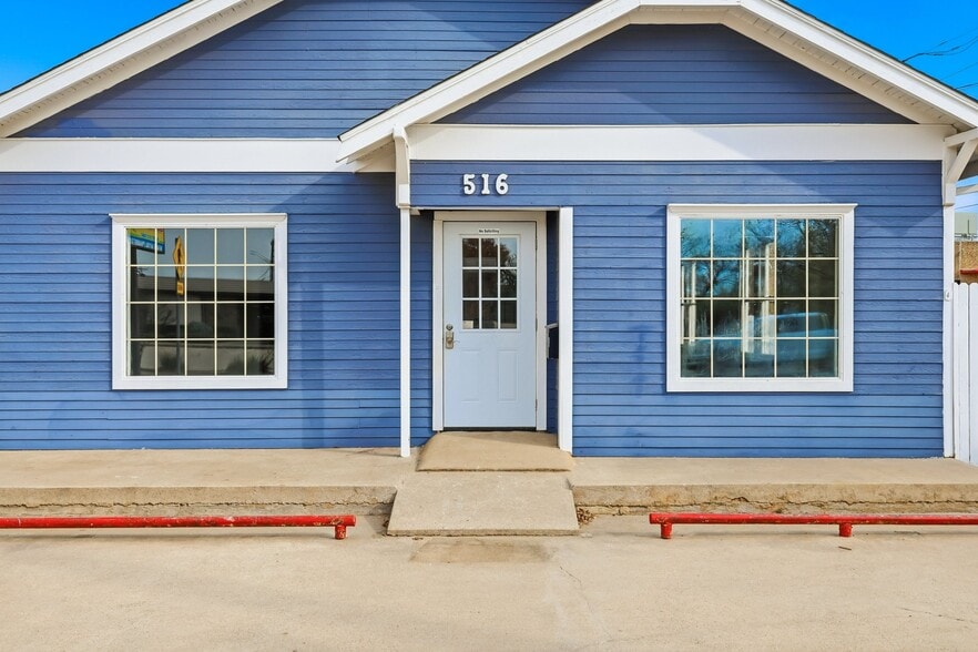 More Photos Of 516 N Locust St, Denton Daycare Center For Lease