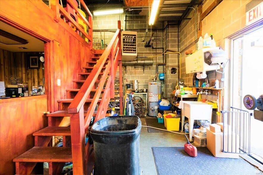 More Photos Of 9979 Watson Rd, Saint Louis Storefront Retail Office For Sale