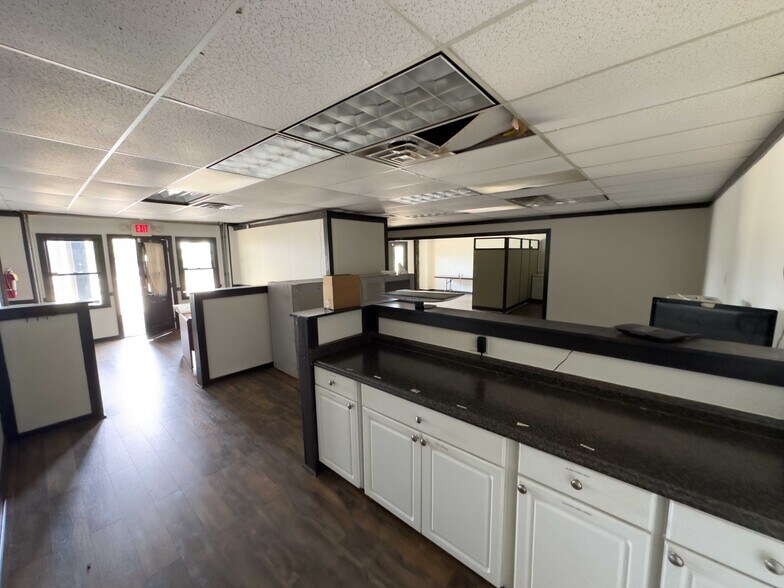 More Photos Of 3496 Peachtree Pky, Suwanee Service For Lease