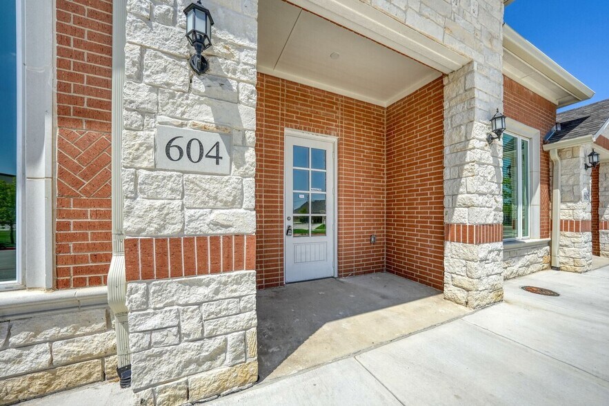 More Photos Of 5860 Collin McKinney Pky, McKinney Medical For Lease