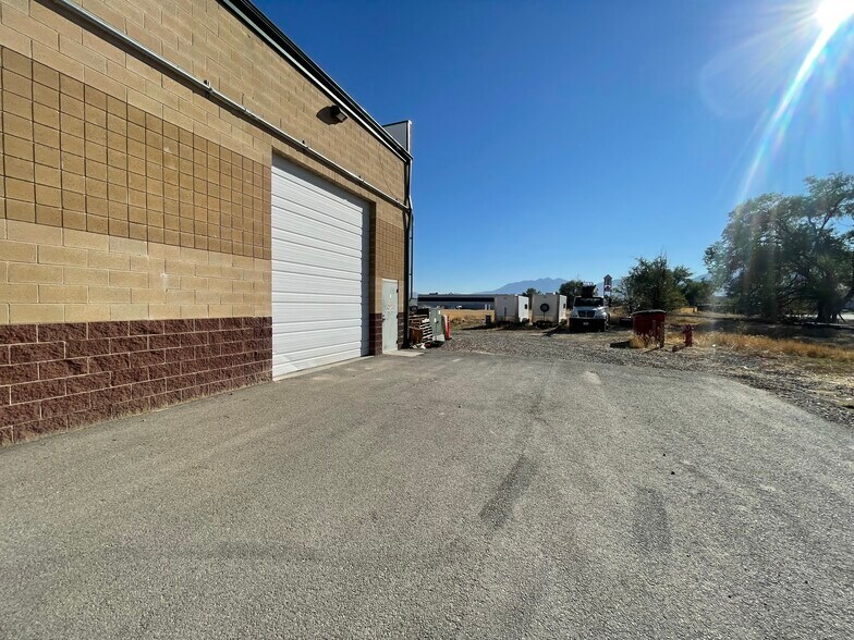 More Photos Of 1693 W American Way, Payson Warehouse For Lease