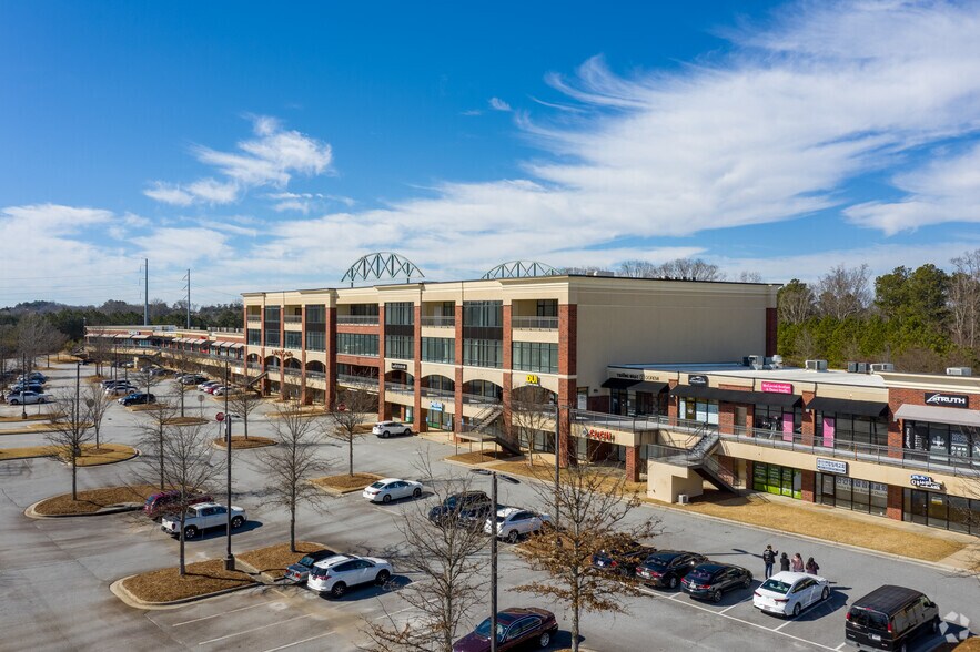 More Photos Of 302 Satellite Blvd NE, Suwanee General Retail For Lease