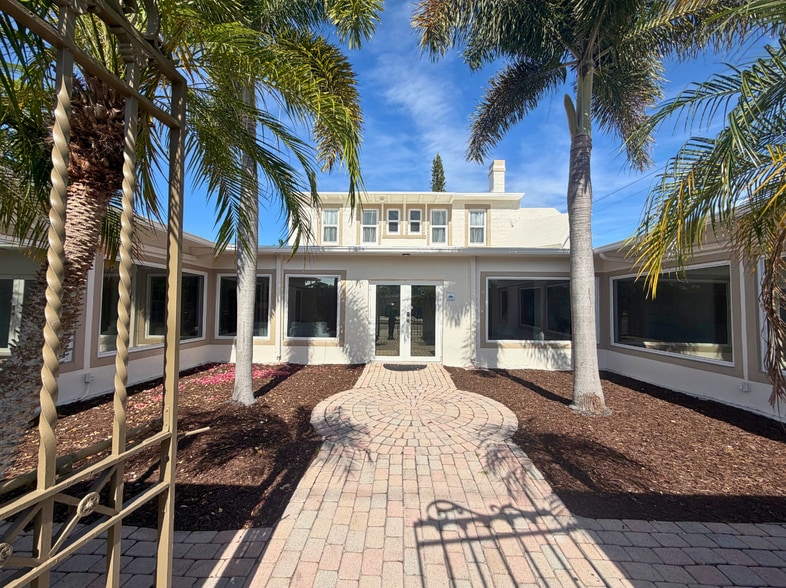 More Photos Of 3600 Broadway, West Palm Beach Loft Creative Space For Lease