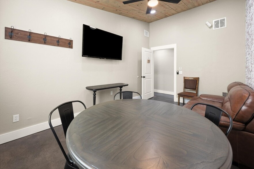 More Photos Of 18186 State Highway 74B, Washington Specialty For Sale