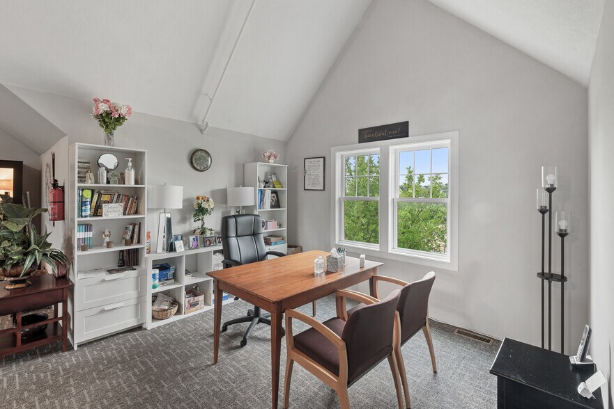 More Photos Of 1709 Southcross Dr W, Burnsville Loft Creative Space For Sale