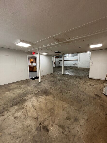 More Photos Of 230 Skipjack Rd, Prince Frederick Warehouse For Lease