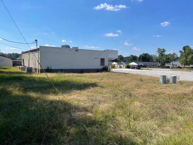 More Photos Of 3 Aragona Blvd, Jacksonville Convenience Store For Sale