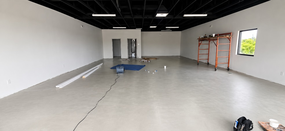 More Photos Of 1207 W 76 Country Blvd, Branson General Retail For Lease