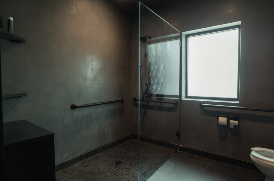 More Photos Of 195 American Way, Dripping Springs Flex For Lease