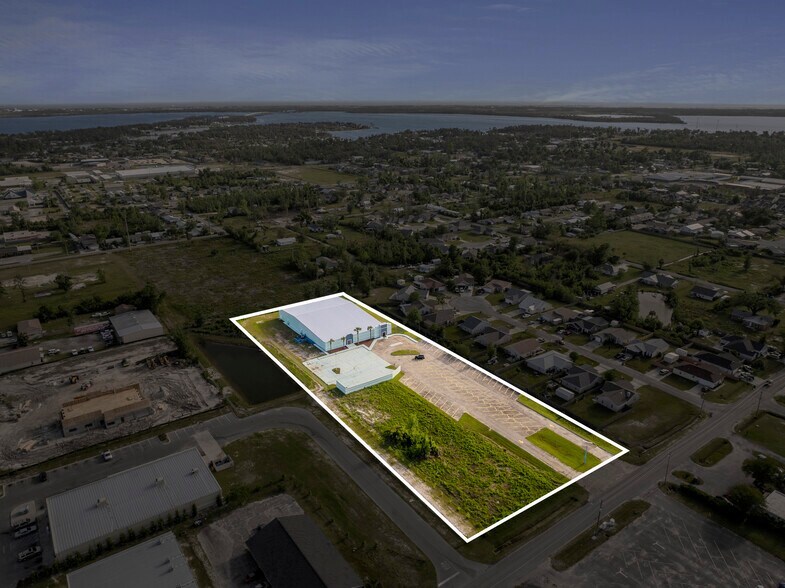 More Photos Of 5420 Hickory St, Panama City Office For Sale