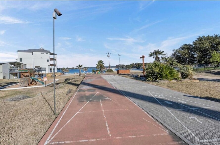 More Photos Of 604 Highcrest Dr, Marble Falls Specialty For Sale