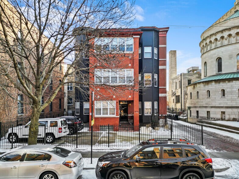 More Photos Of 2525 N Orchard St, Chicago Apartments For Sale