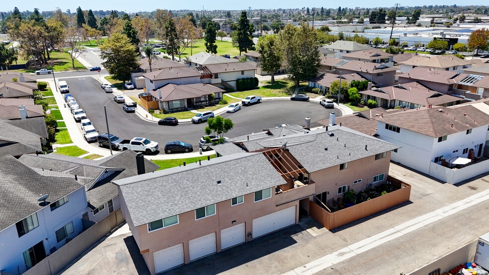 More Photos Of 5571 Reno Cir, Huntington Beach Apartments For Sale