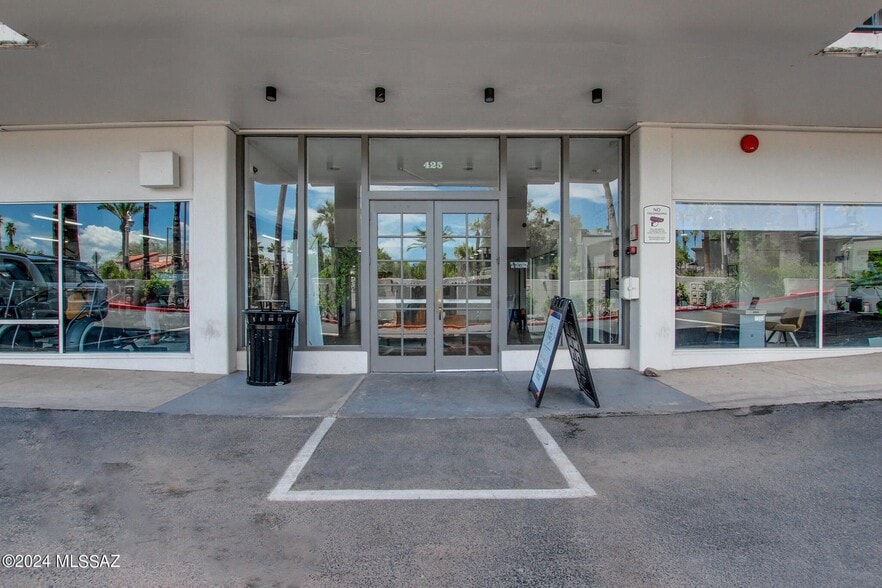 More Photos Of 425 W Paseo Redondo, Tucson Apartments For Sale