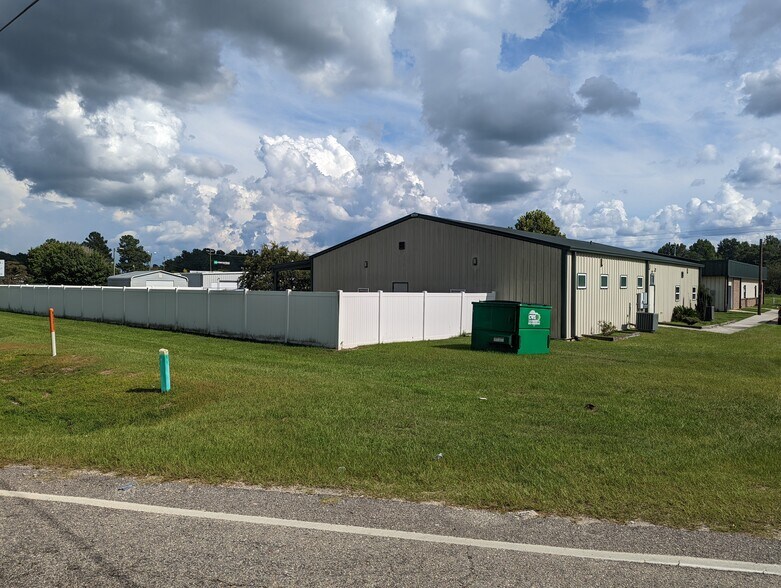 More Photos Of 2608 E Highway 76, Marion General Retail For Sale