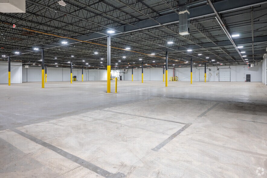 More Photos Of 60 Maple St, Mansfield Distribution For Lease