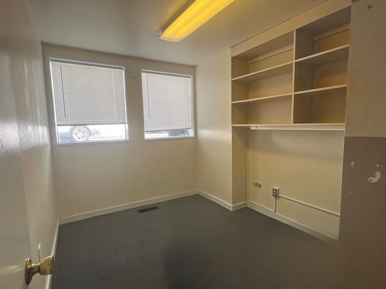 More Photos Of 93 West St, Danbury Medical For Sale