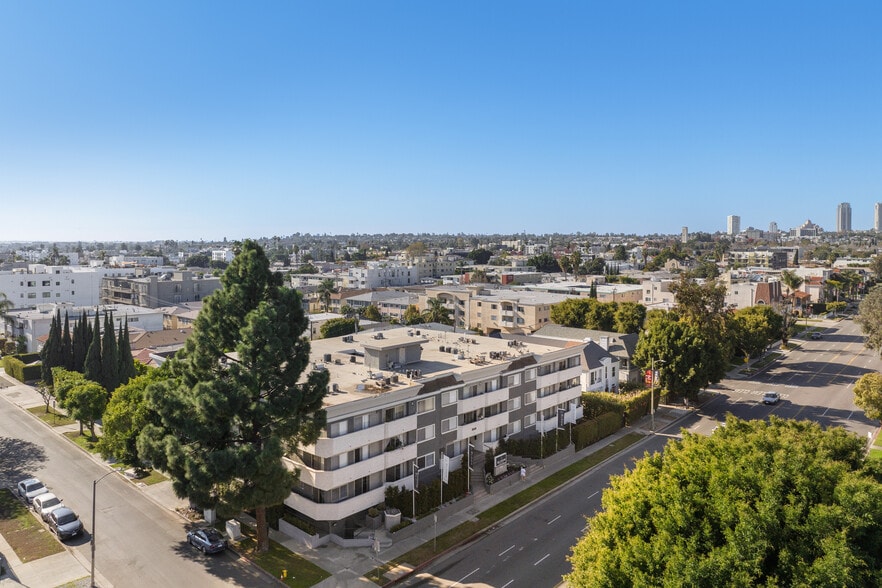 More Photos Of 8560 W Olympic Blvd, Los Angeles Apartments For Sale