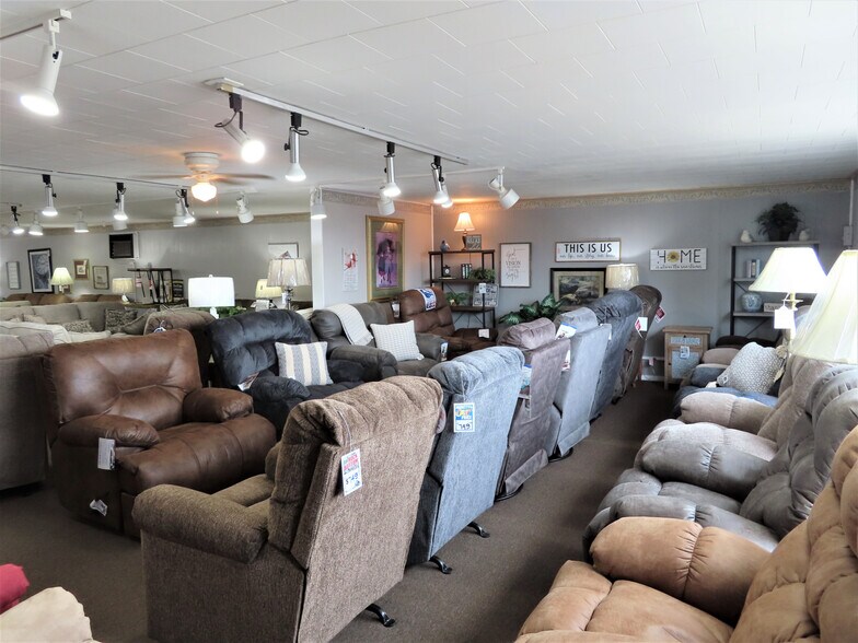 More Photos Of 231 Water, Conneaut Lake Freestanding For Sale