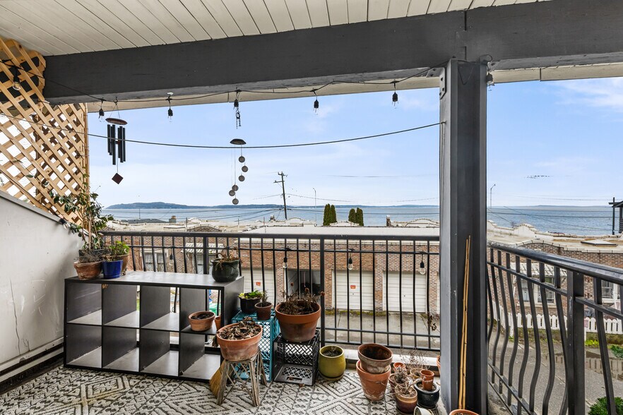 More Photos Of 2250 Bonair Pl SW, Seattle Apartments For Sale