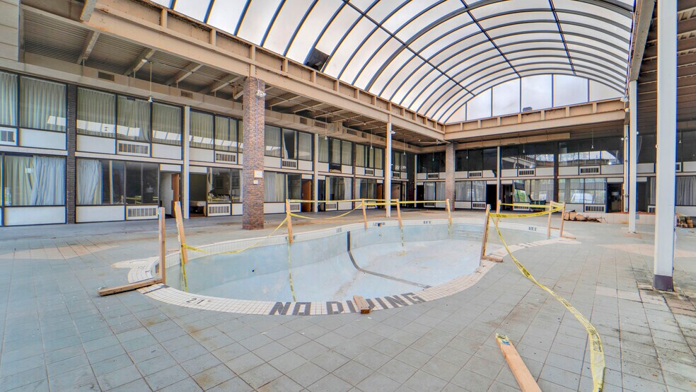 More Photos Of 125 N Main St, Newark Hotel For Sale