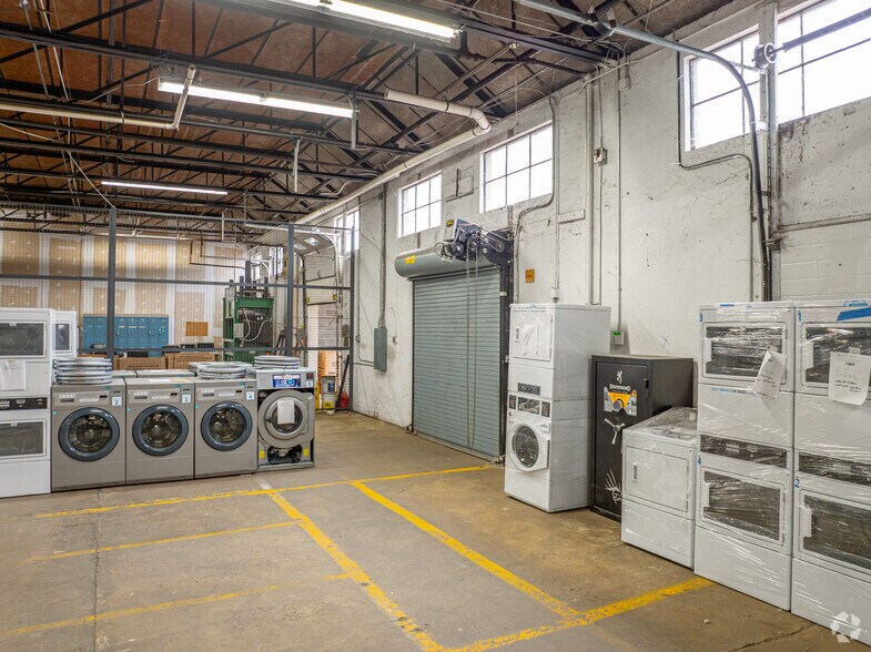 More Photos Of 1 Johnson Dr, Raritan Manufacturing For Lease