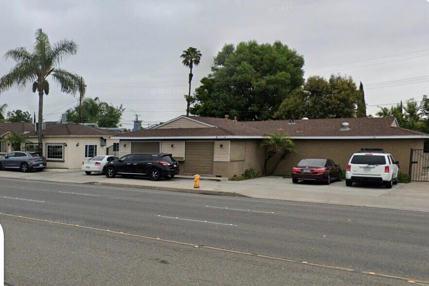 More Photos Of 200 N Brookhurst St, Anaheim Office For Sale