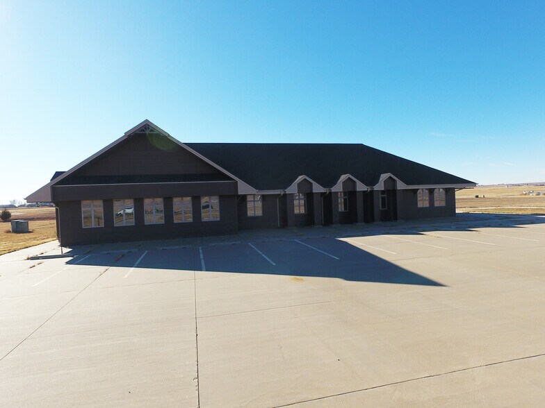 More Photos Of 202 Diamond Springs Trl, Ogallala Medical For Sale