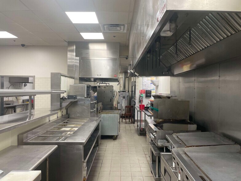 More Photos Of 2401 12th Ave NW, Ardmore Restaurant For Lease