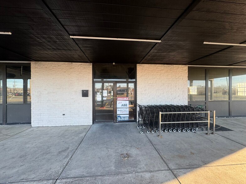 More Photos Of 13425 Snow Rd, Brook Park Freestanding For Lease