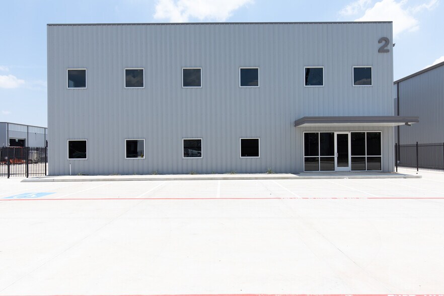 More Photos Of 11755 W Little York Rd, Houston Unknown For Lease