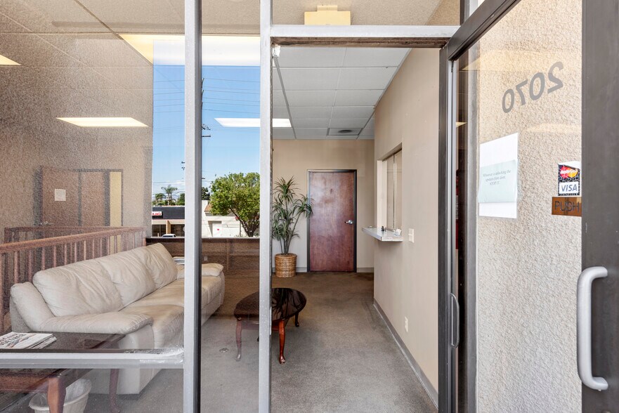 More Photos Of 2070 N Tustin Ave, Santa Ana Office For Sale