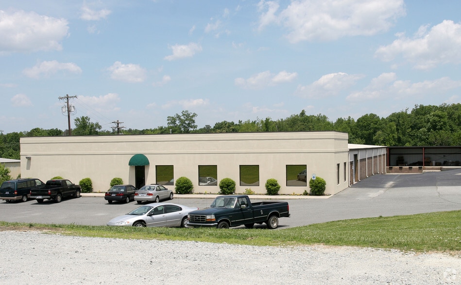 More Photos Of 13 Stanley Dr, Thomasville Unknown For Lease