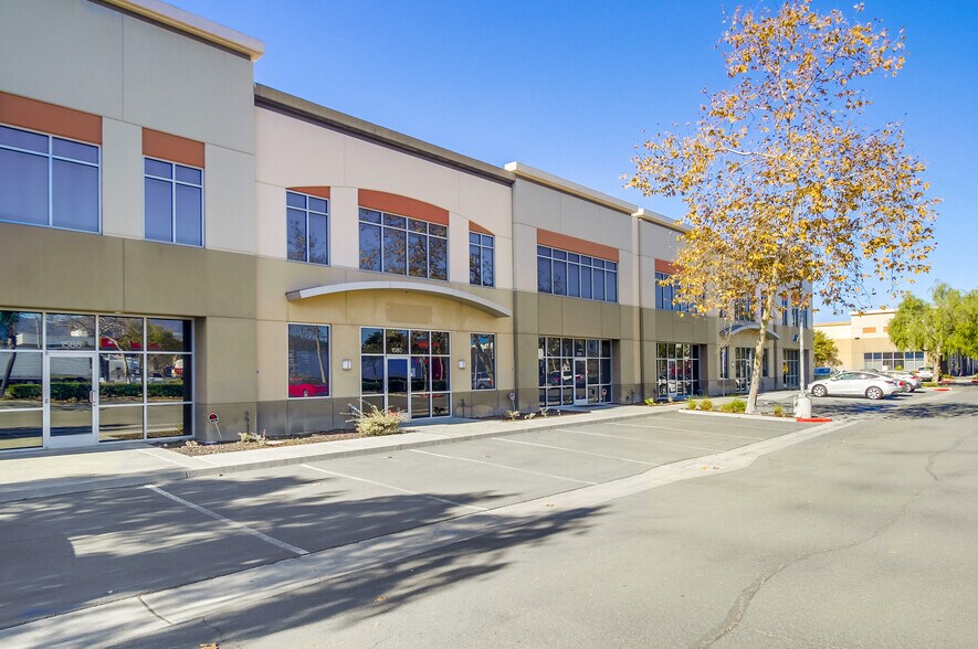 More Photos Of 1568 Lancaster Point Way, San Diego Flex For Sale