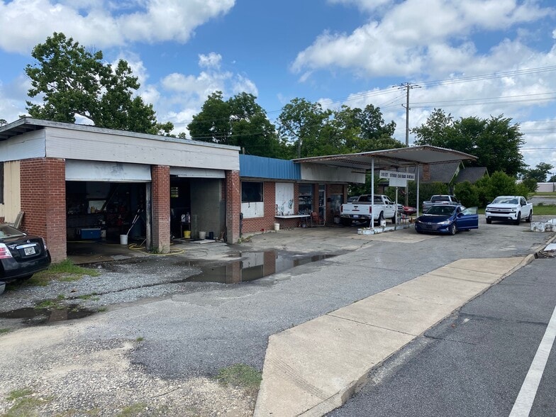 More Photos Of 212 N Grant St, Fitzgerald General Retail For Sale